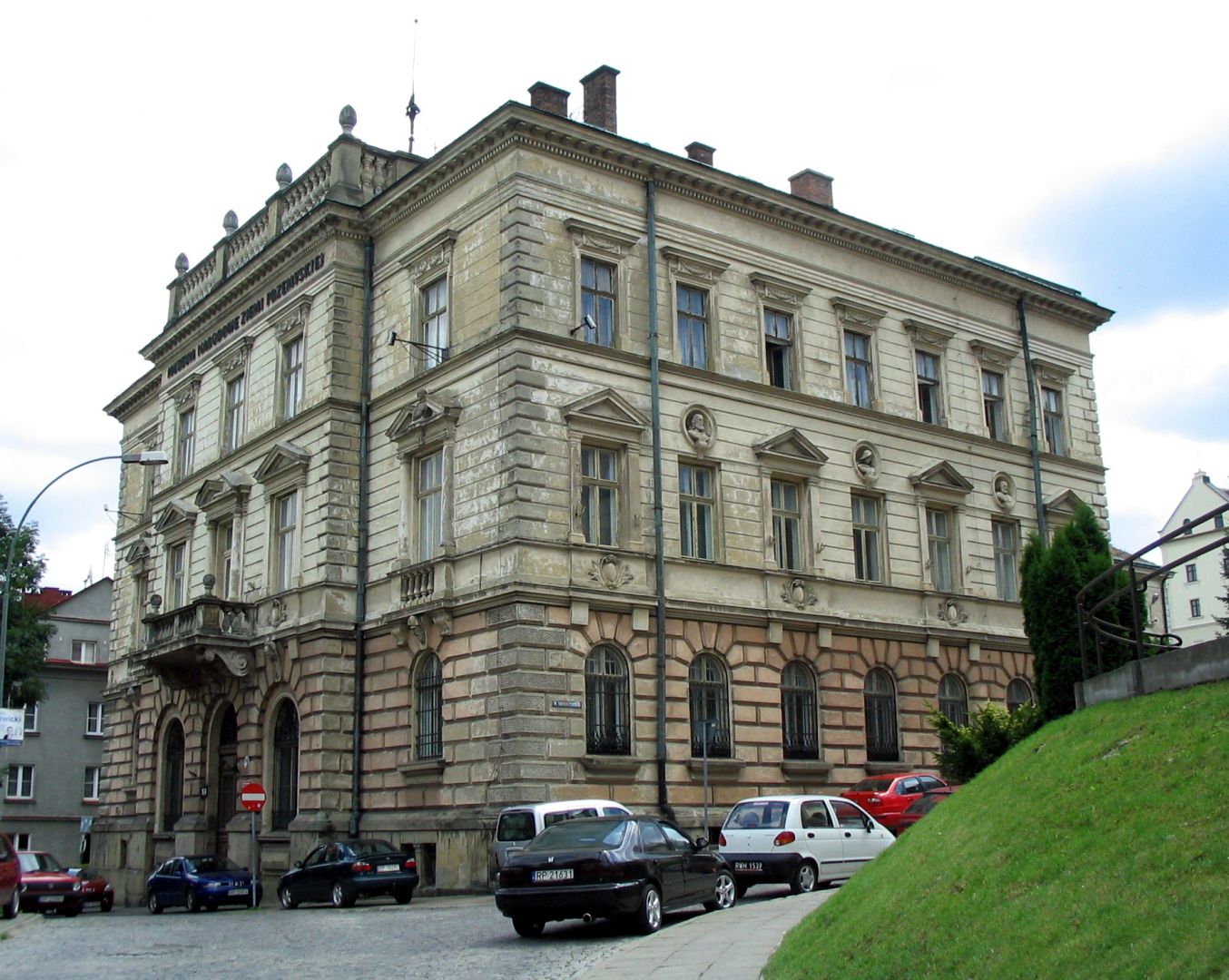 Palace building