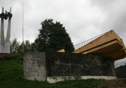 The monument in Cisna
