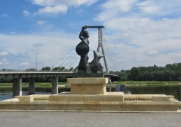 Monument to the Warsaw Mermaid in Powiśle