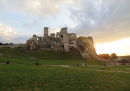 Photo: Ogrodzieniec Castle