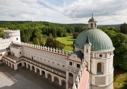 Courtyard and Divine Tower