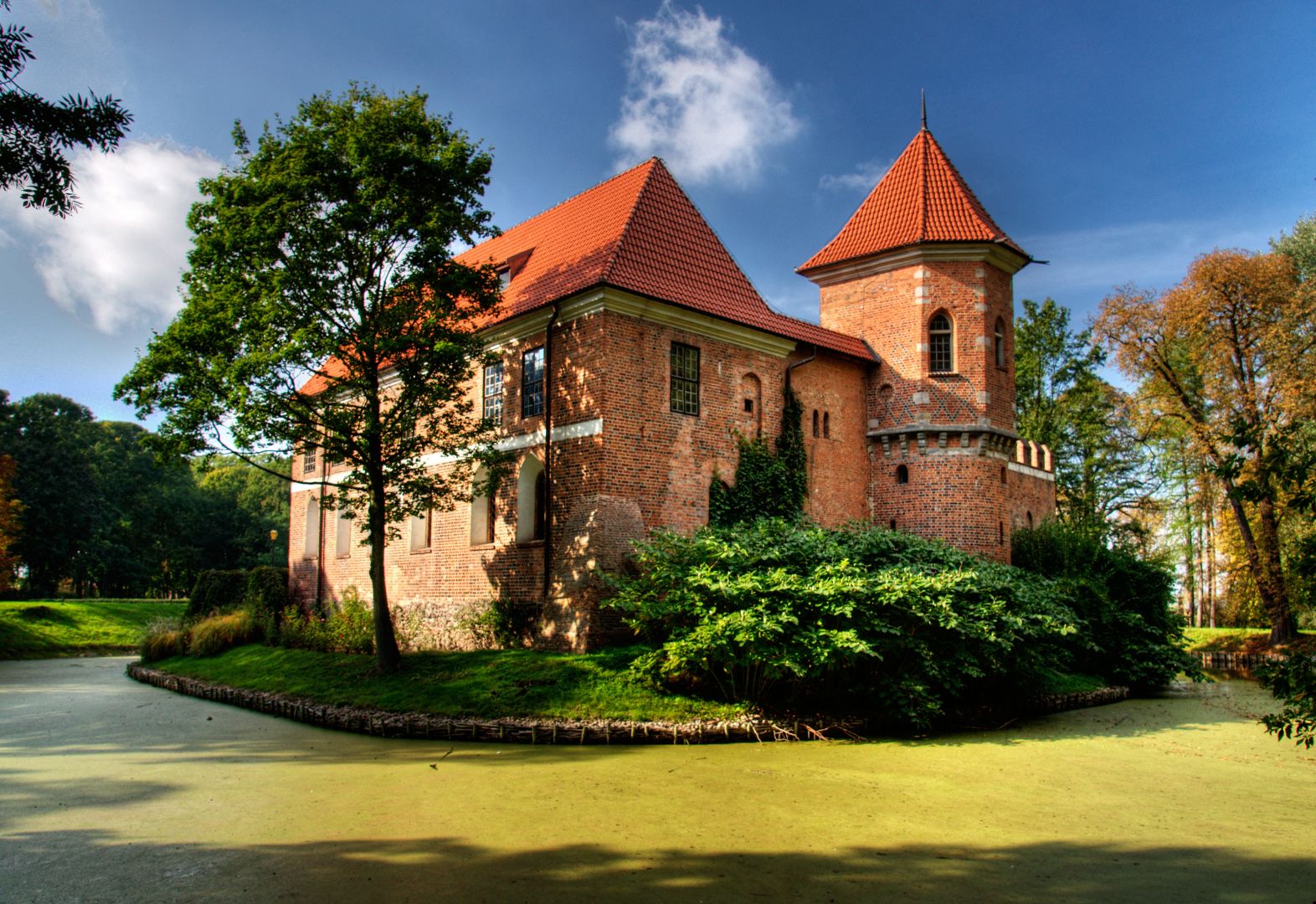 Castle in Oporów