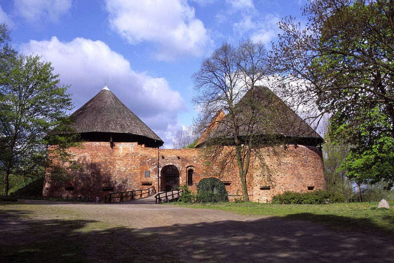 Entrance gate