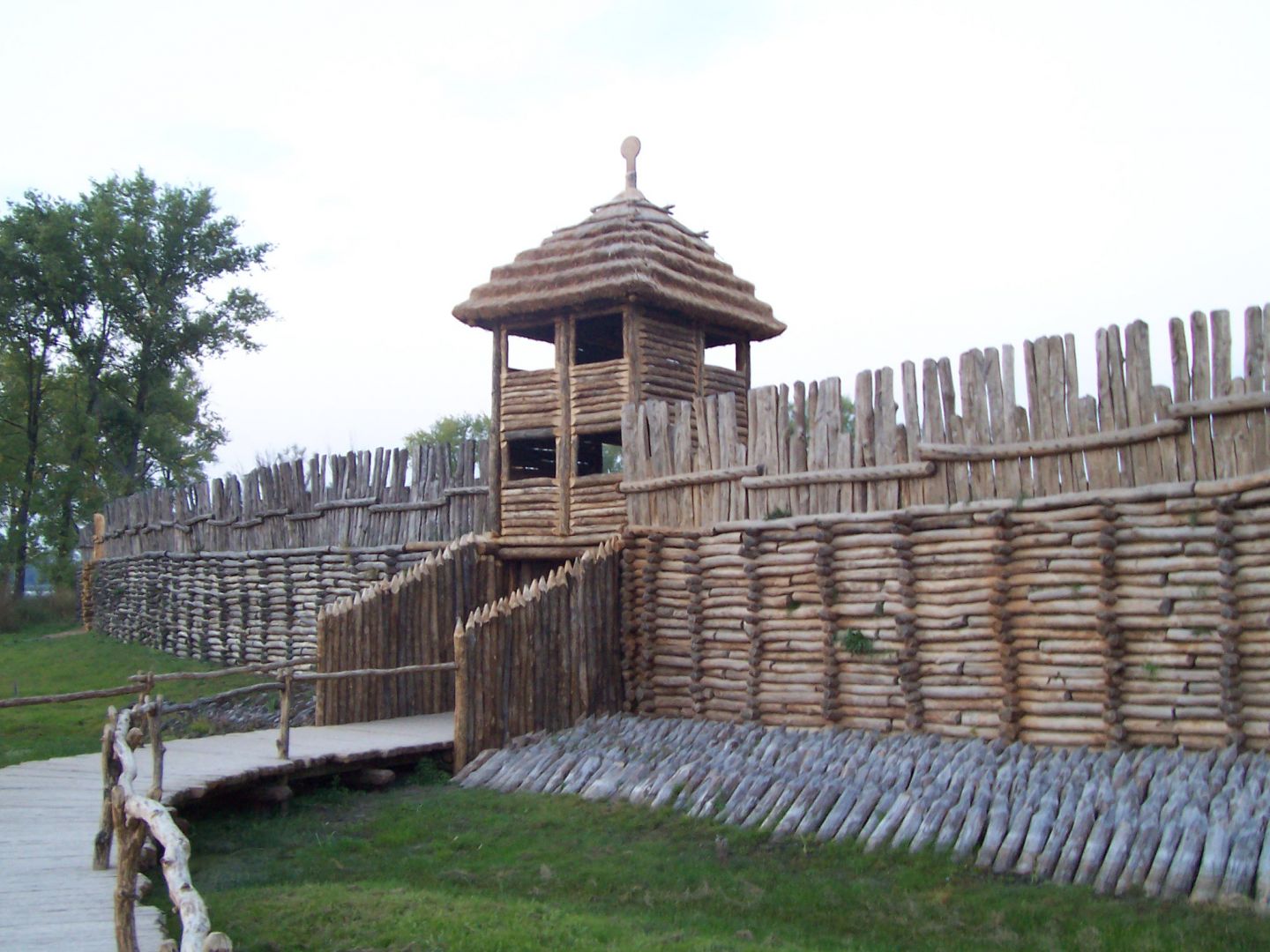 Gate of the reconstructed settlement