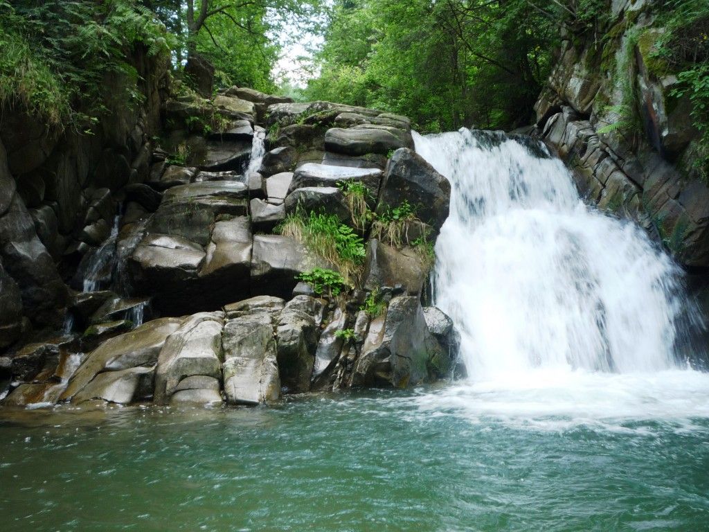 Zaskalnik Waterfall