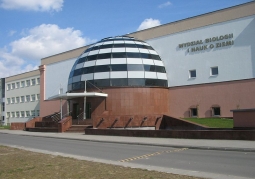 Budynek Wydziału Biologii i Nauk o Ziemi Uniwersytetu Mikołaja Kopernika