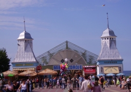 Entrance to the pier