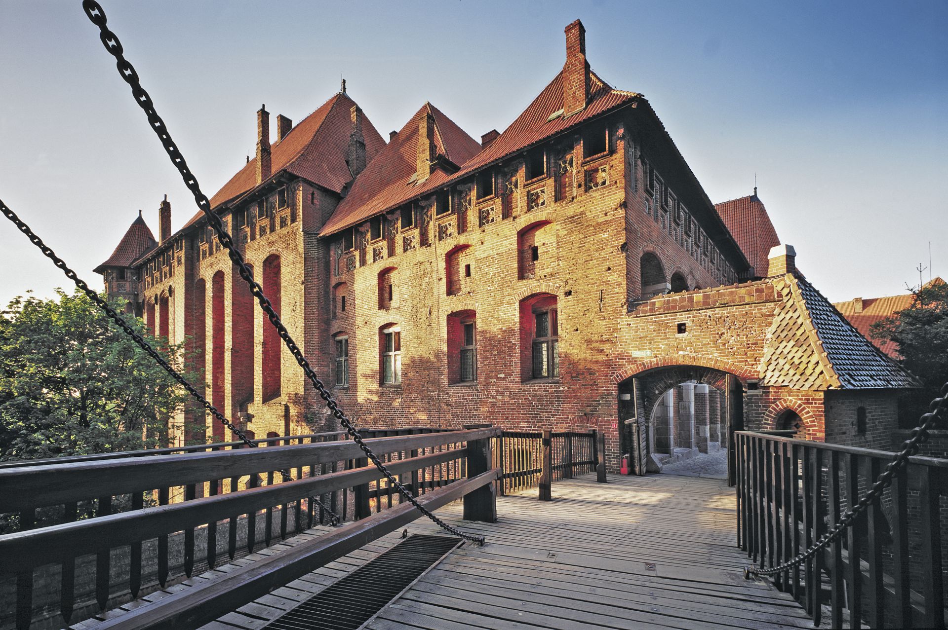 Saint Teutonic Gothic Castle Maria