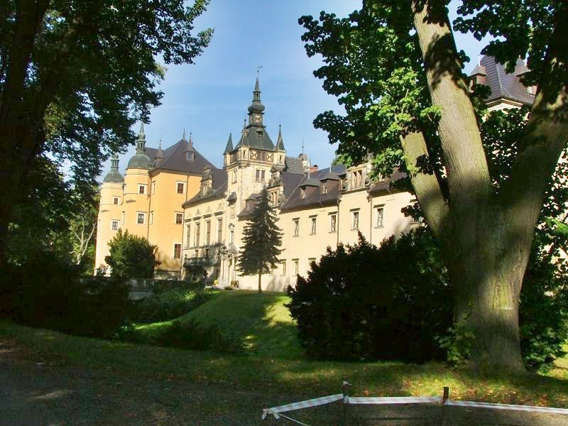 Zamek widok z parku