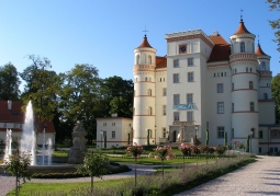Pałac oraz park