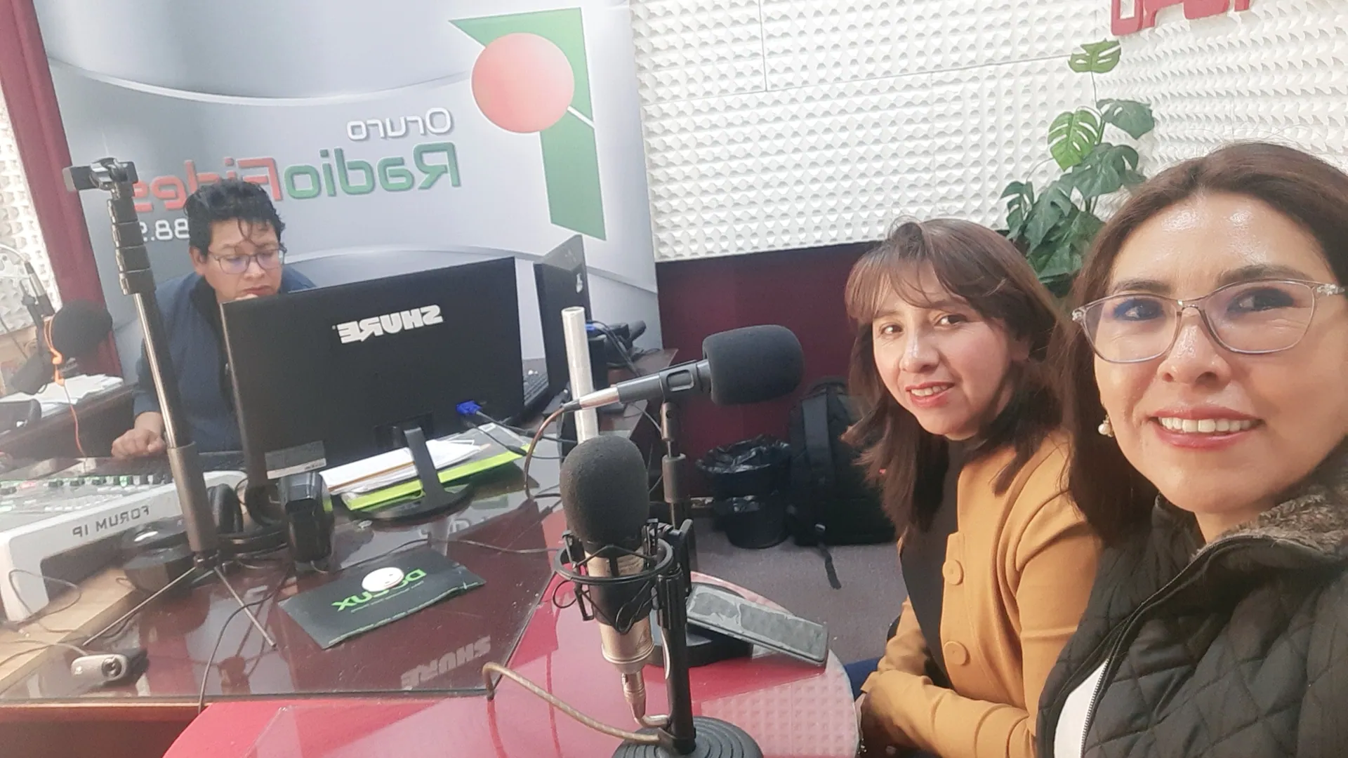 Visita a Radio Fides