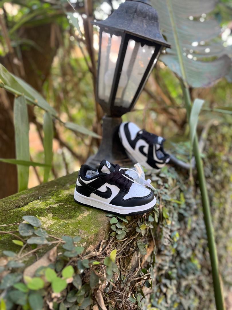Iconic Nike Dunk Low ( black &white) for babies