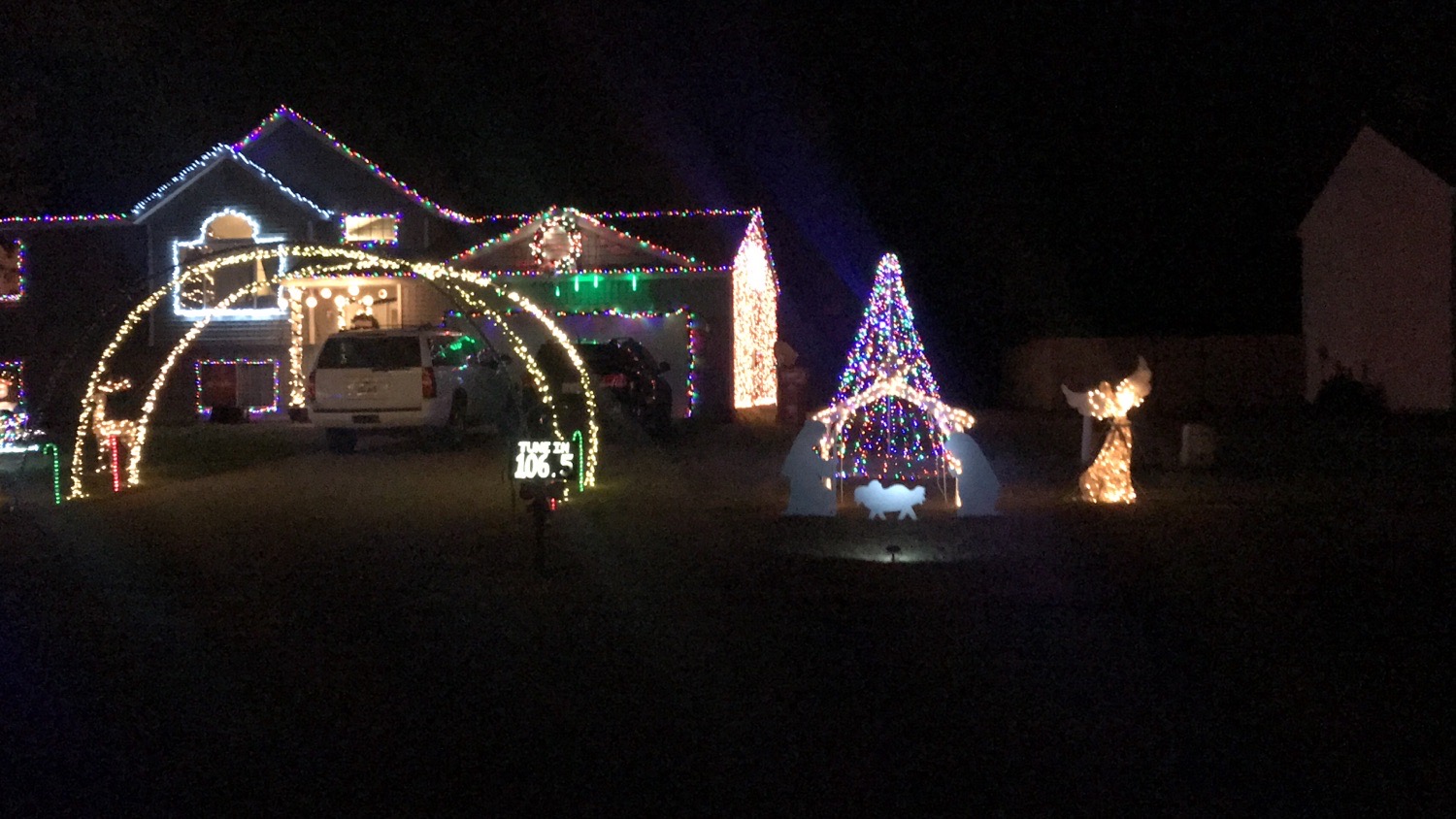 Greenville Light Show, Christmas lights in Greenville, MI (photo 4)