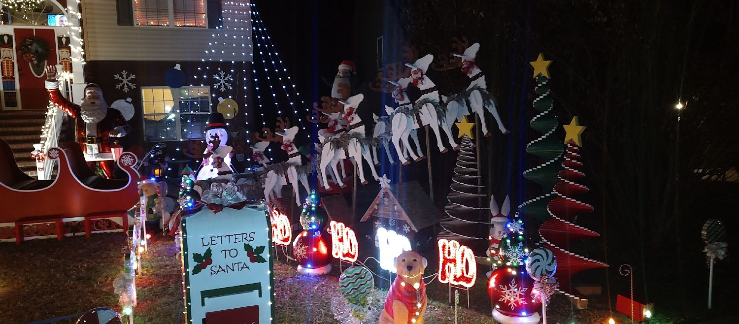HANDMADE CHRISTMAS ON RAVEN, Christmas lights in Clarksville, TN (photo 5)