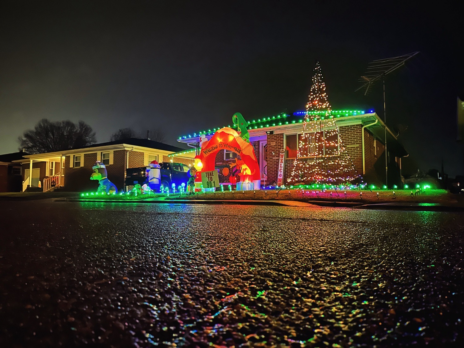 QUEEN FAMILY LIGHT SHOW, Christmas lights in Gallipolis, OH (photo 5)