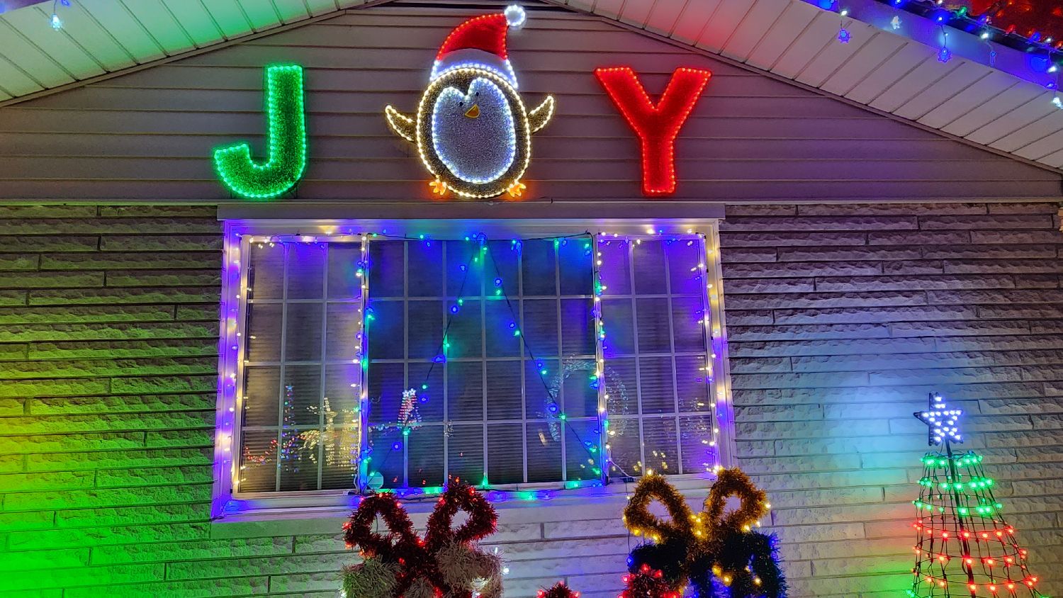 Hulbert Happy Holiday Lights, Christmas lights in Terre Haute, IN (photo 4)