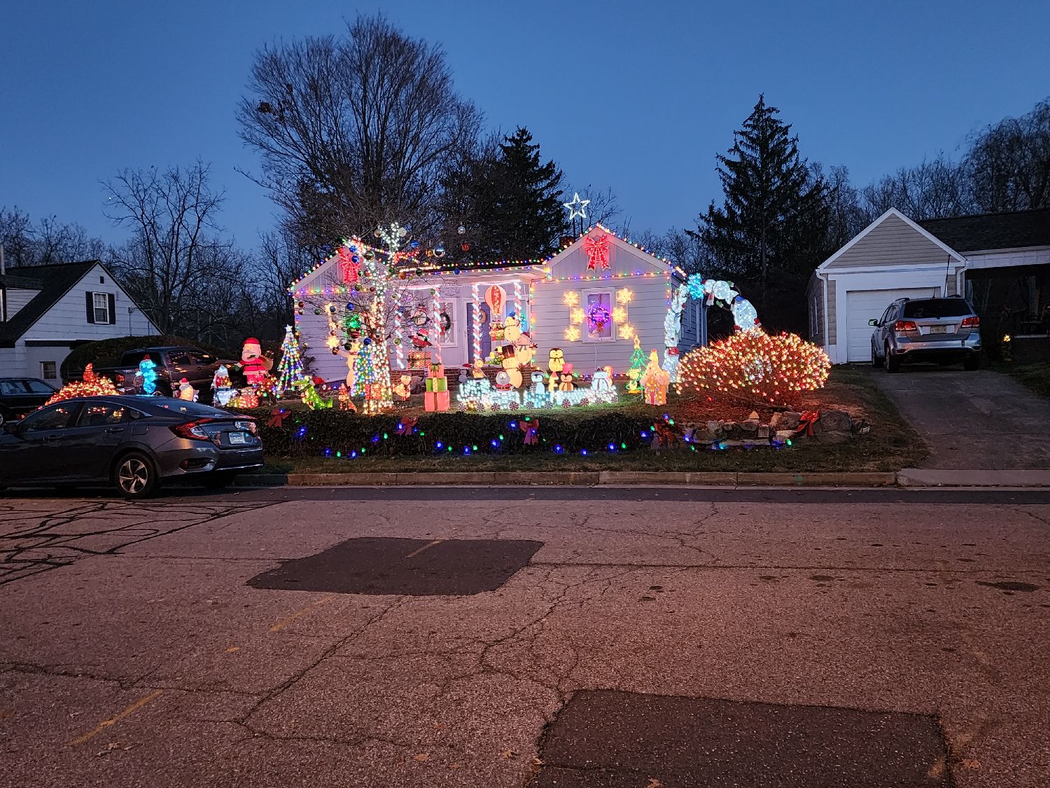 200 York Dr, Waynesboro, Christmas lights in Waynesboro, VA (photo 1)