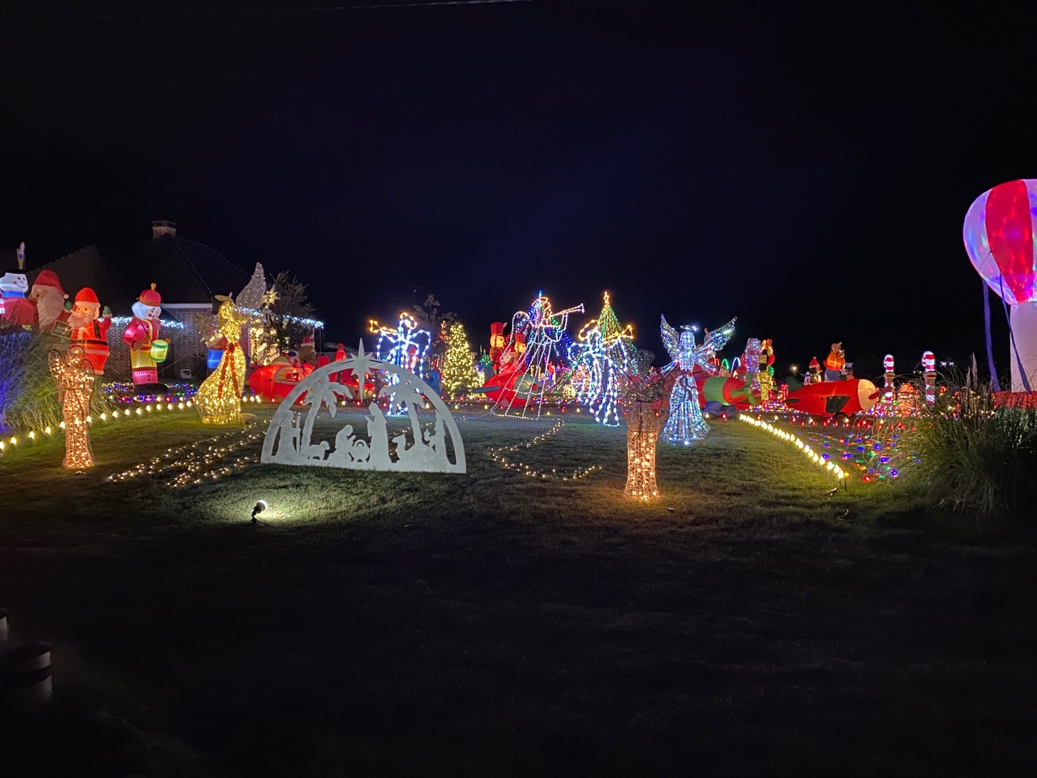 Bells Christmas light show, Christmas lights in Canton, TX (photo 2)