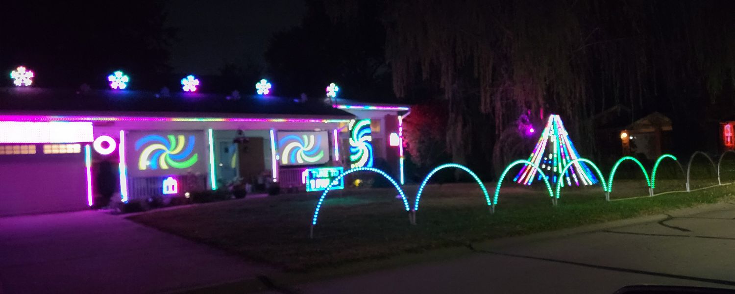 Lights on Lamplight, Christmas lights in Hazelwood, MO (photo 1)