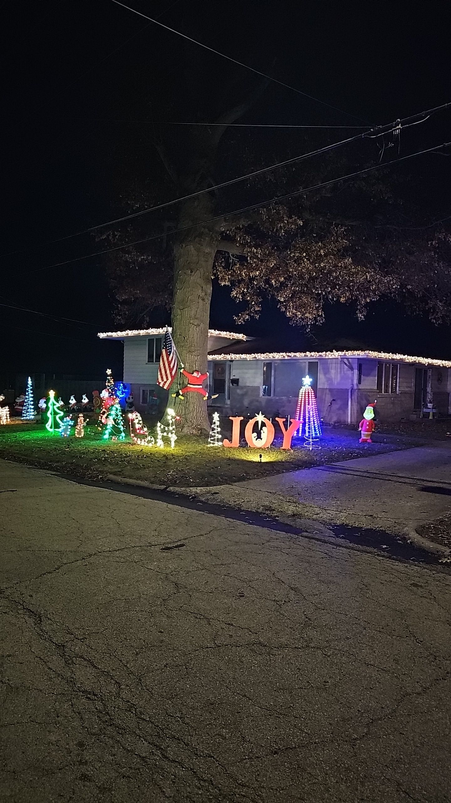 Joy, Christmas lights in Charleston, IL (photo 1)