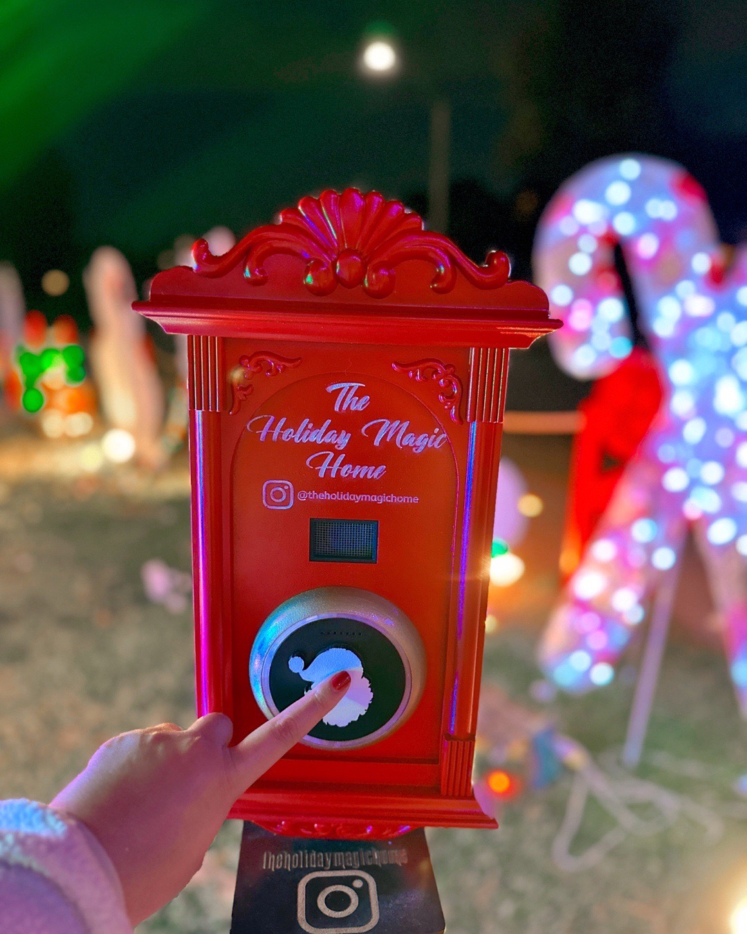 The Holiday Magic Home: The North Pole, Christmas lights in Burbank, CA (photo 4)