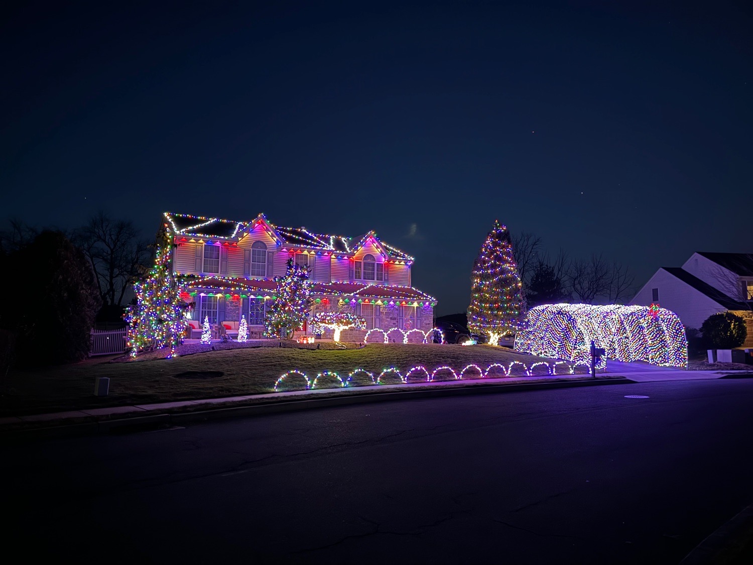 Miracle on Thornbury, Christmas lights in Doiglassville, PA (photo 4)