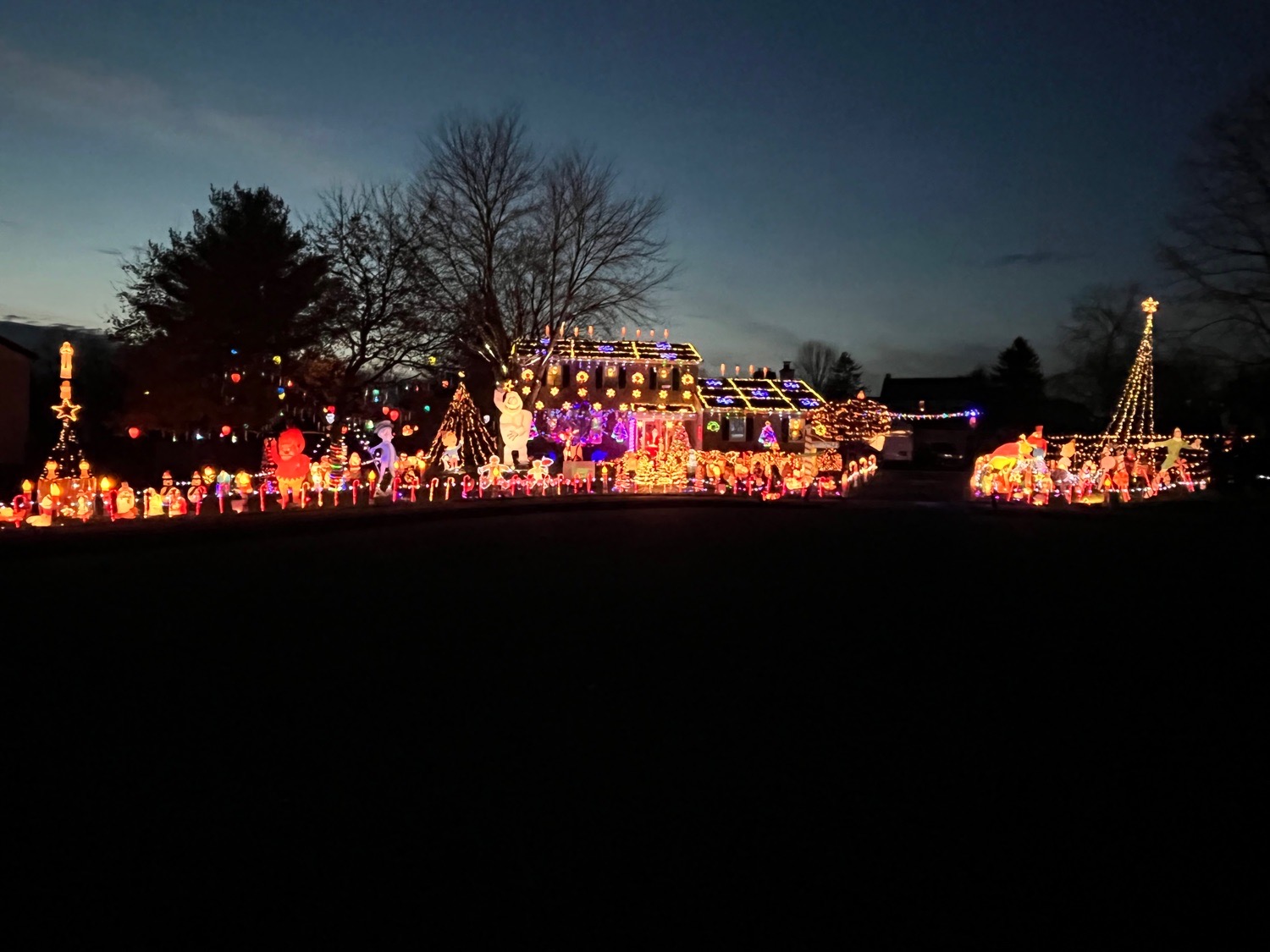 Walter’s Fun Christmas Experience, Christmas lights in Lansdale, PA (photo 1)