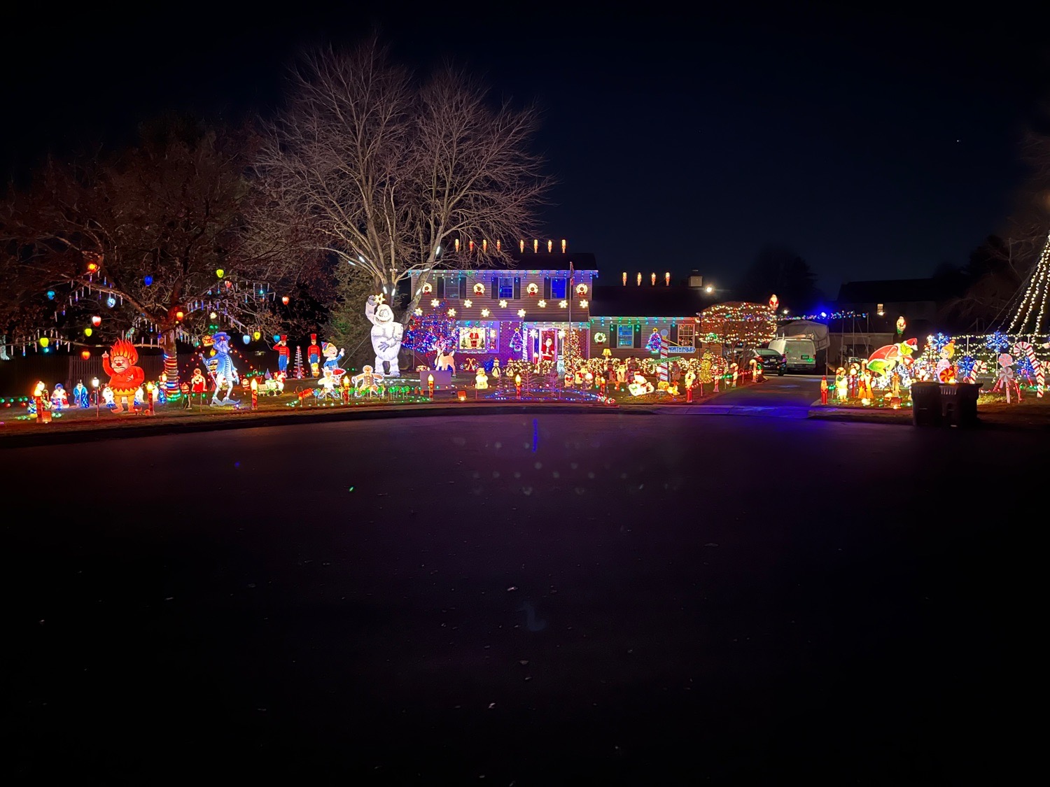 Walter’s Fun Christmas Experience, Christmas lights in Lansdale, PA (photo 2)