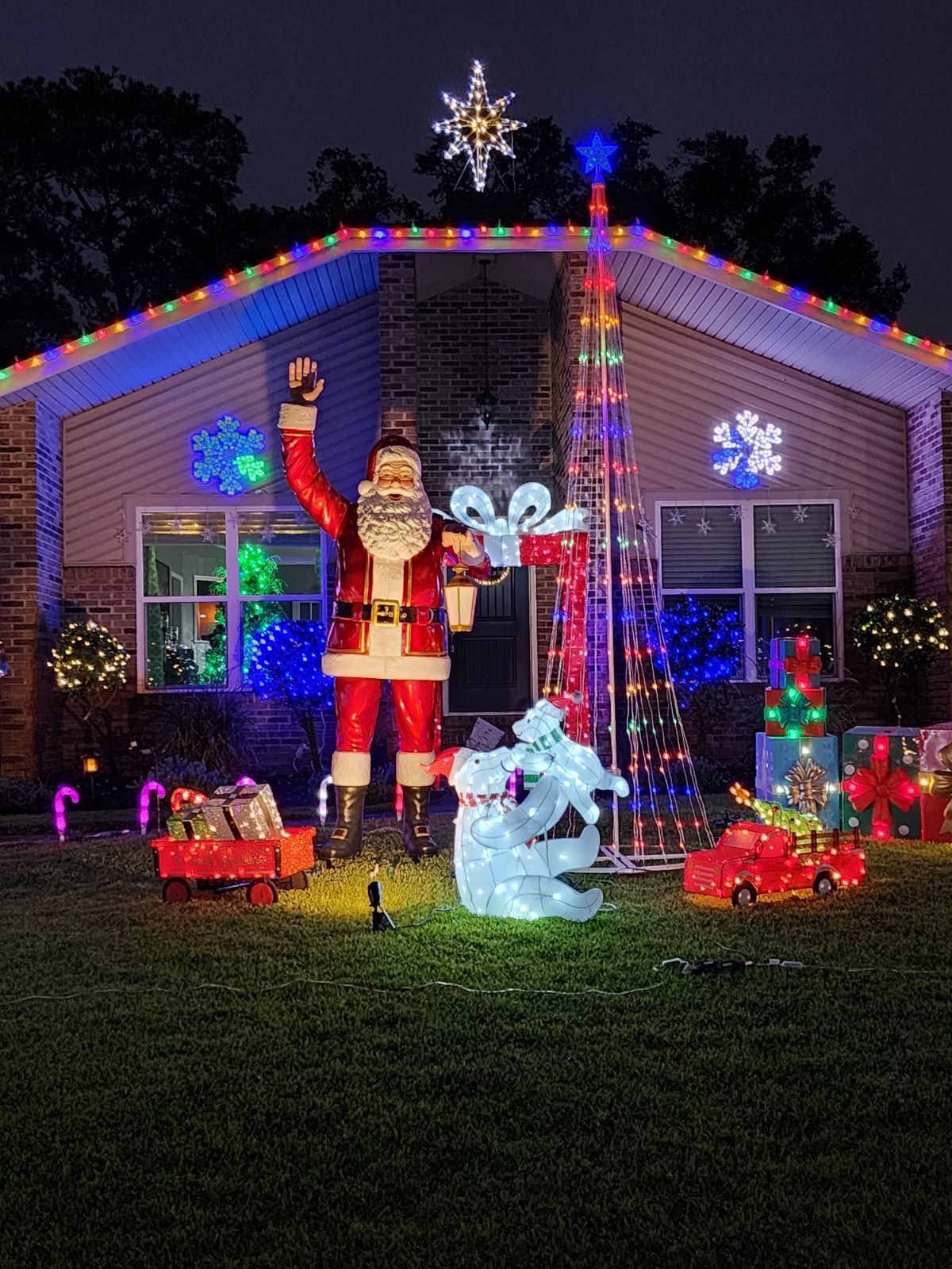 Santa's Winter Wonderland, Christmas lights in Jacksonville, FL (photo 1)