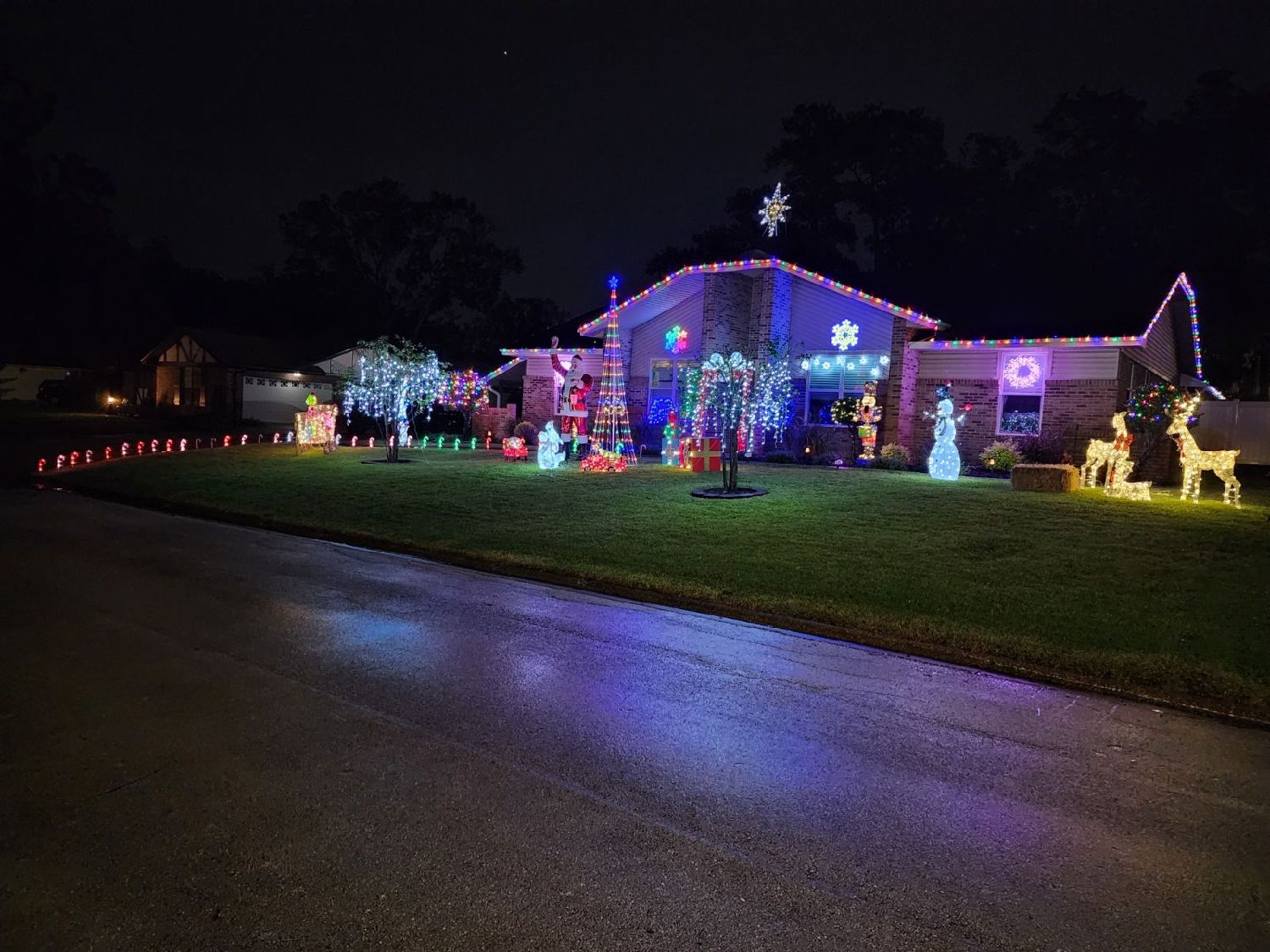 Santa's Winter Wonderland, Christmas lights in Jacksonville, FL (photo 3)