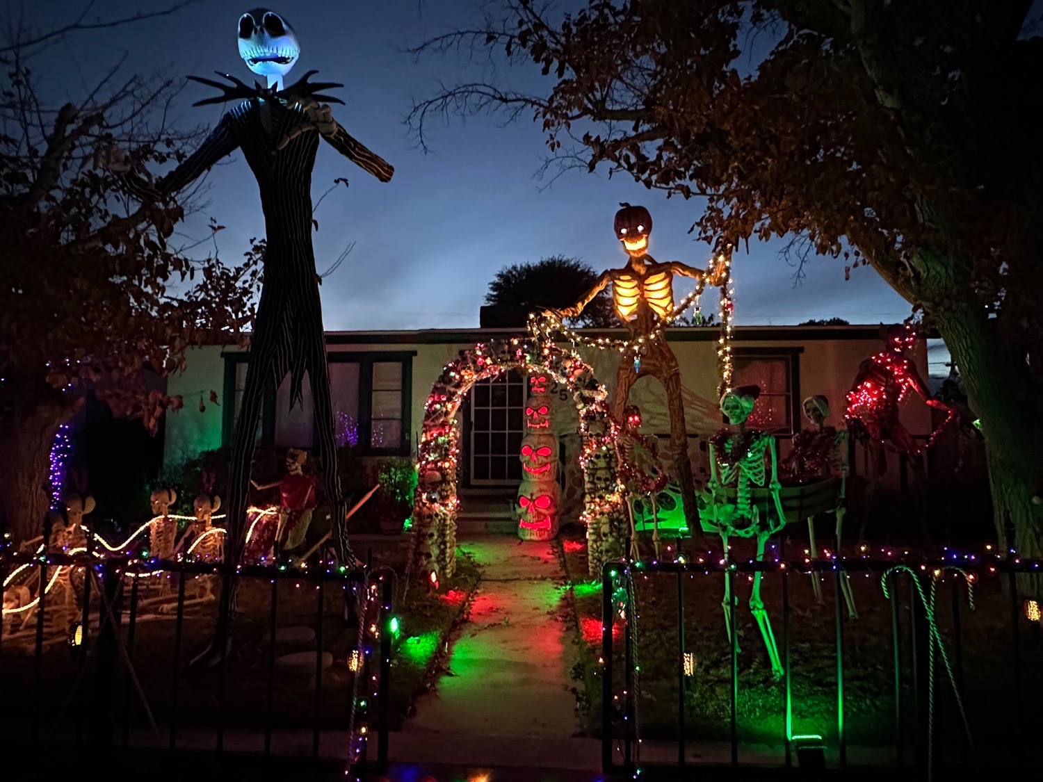 Alley Spooky Christmas, Christmas lights in Ridgecrest, CA (photo 1)
