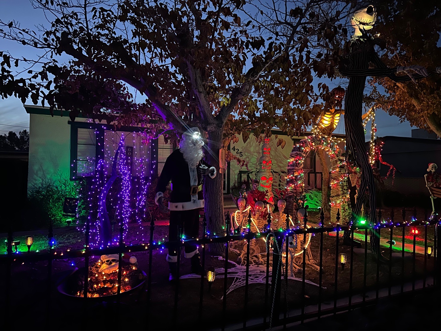 Alley Spooky Christmas, Christmas lights in Ridgecrest, CA (photo 3)