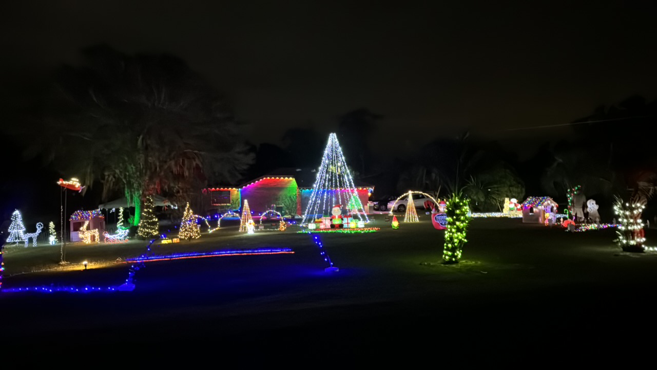 Hubert Family Christmas Lights!, Christmas lights in Ocala, FL (photo 2)