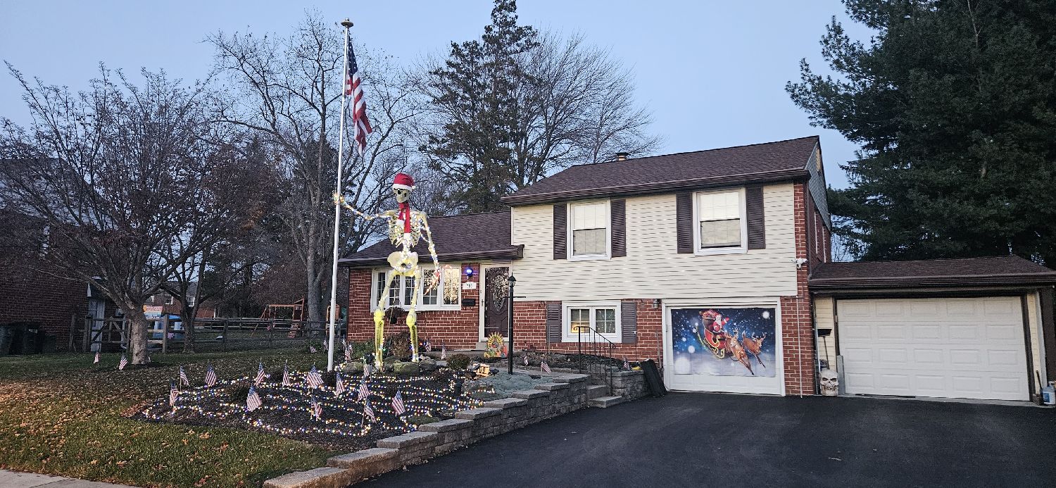 Ho Ho Ho, Christmas lights in Brookhaven, PA (photo 2)