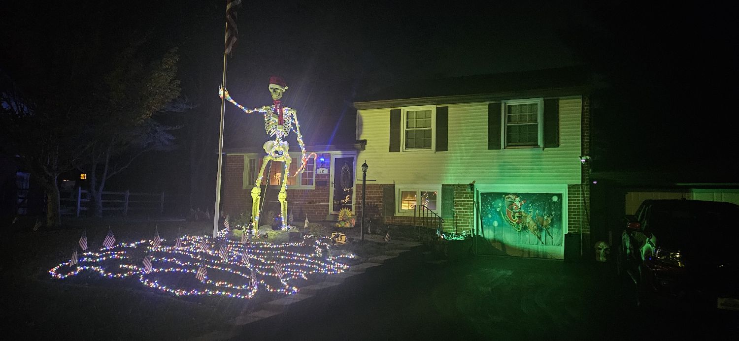 Ho Ho Ho, Christmas lights in Brookhaven, PA (photo 3)