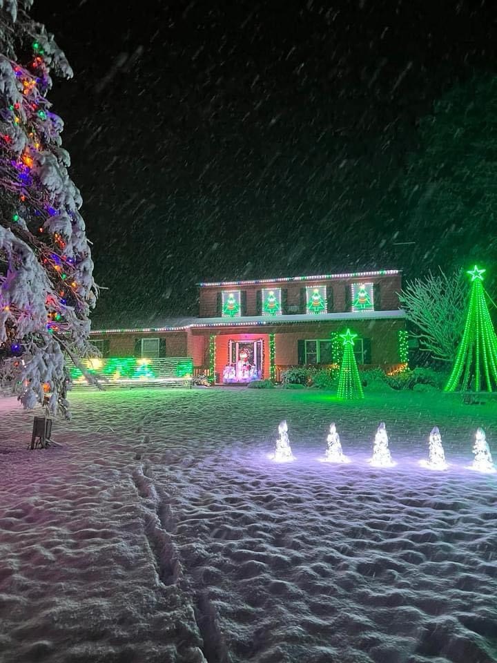 Holiday Lights on Myers, Christmas lights in Hyde Park, NY (photo 1)