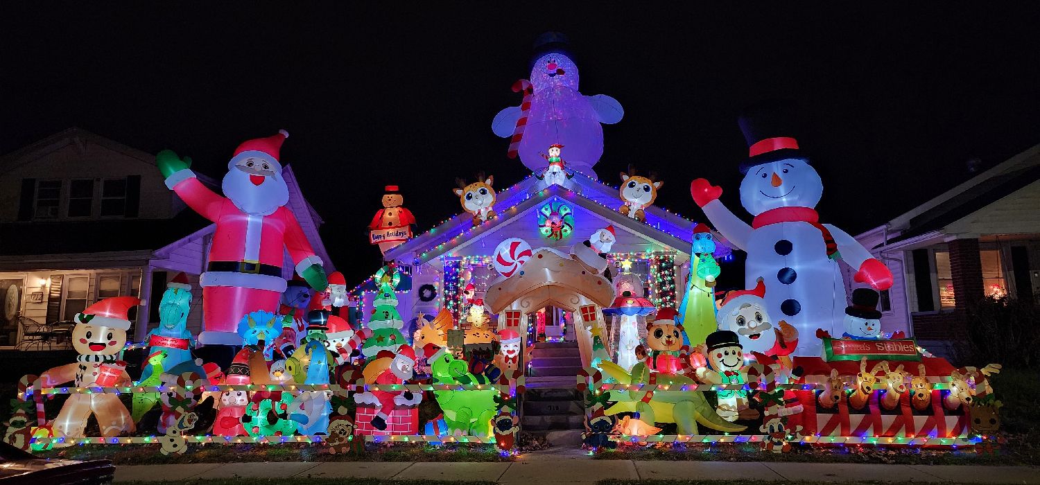 Eddie's Webster Ave Christmas Display, Christmas lights in Hamilton, OH (photo 1)