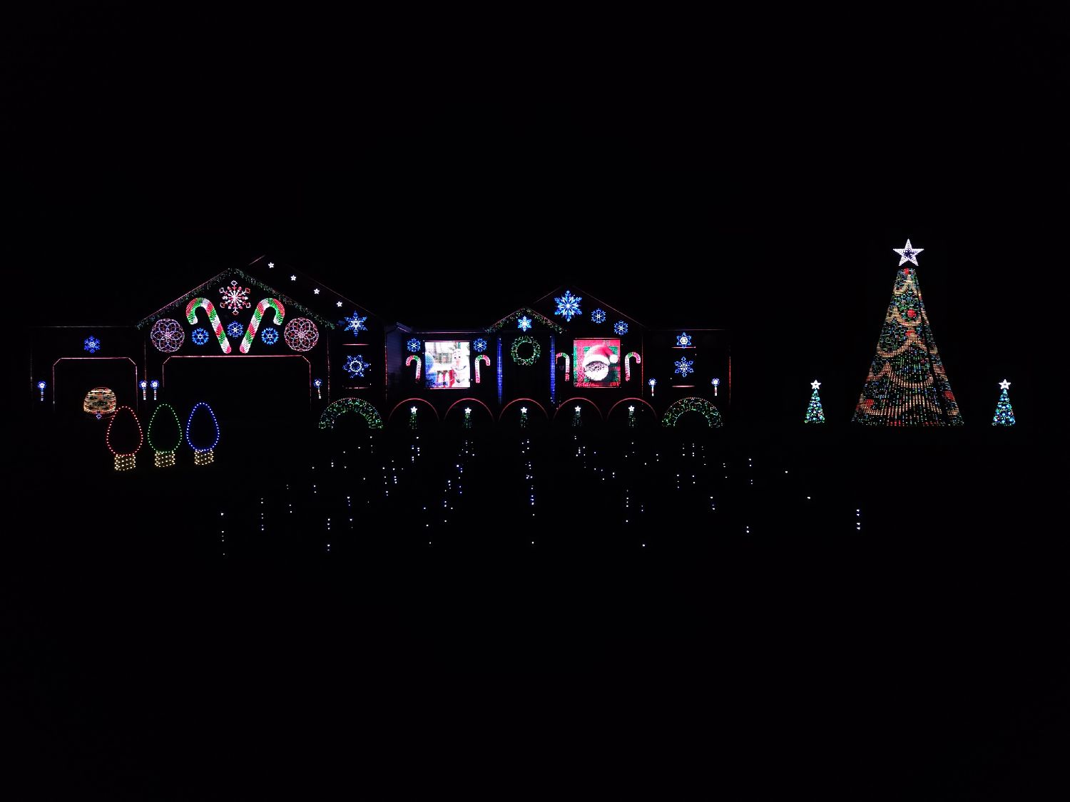 Sonoda Family Light Show, Christmas lights in Marysville, OH (photo 1)