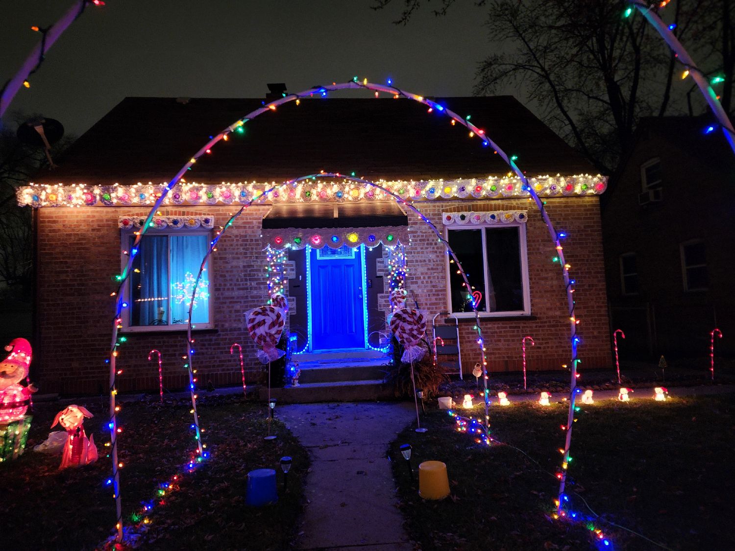 The Merry Morales', Christmas lights in Franklin Park, IL (photo 5)