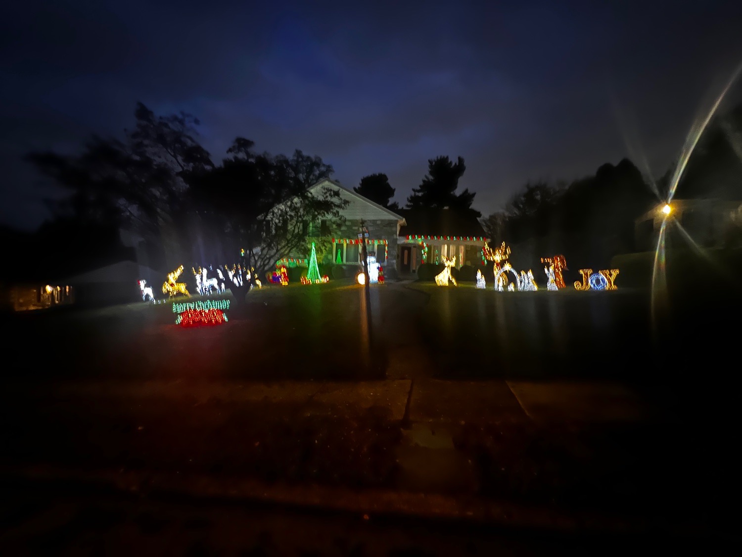 Christmas many ways., Christmas lights in Glenside, PA (photo 1)