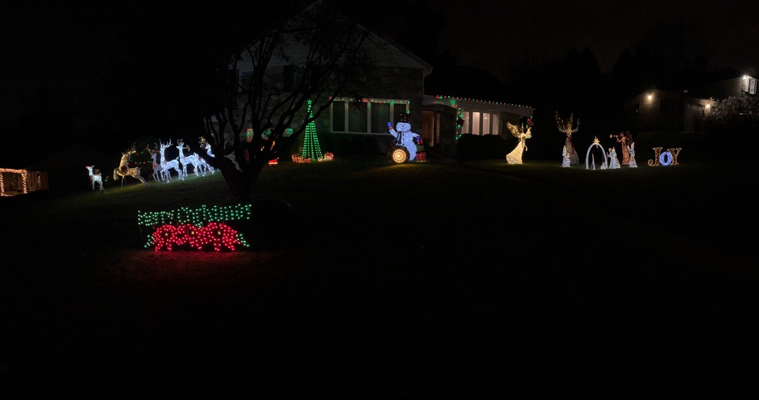 Christmas many ways., Christmas lights in Glenside, PA (photo 2)