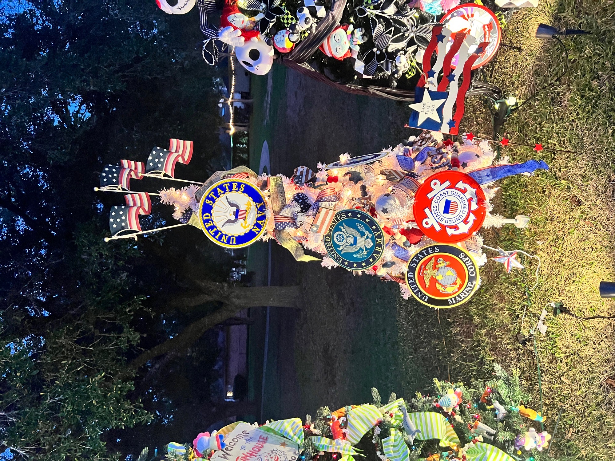 The Christmas Tree House, Christmas lights in Richmond, TX (photo 2)