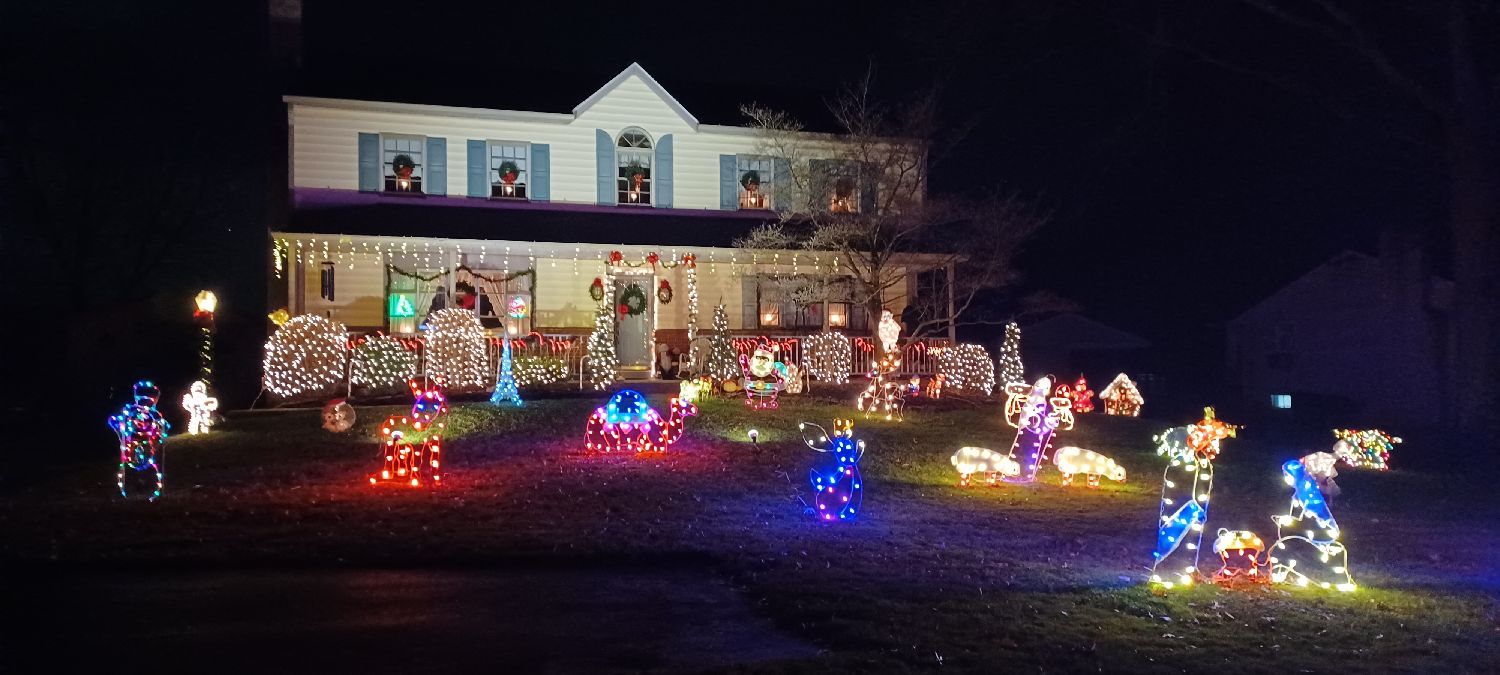 I'm Dreaming of a Bright Christmas, Christmas lights in Ivyland, PA (photo 1)