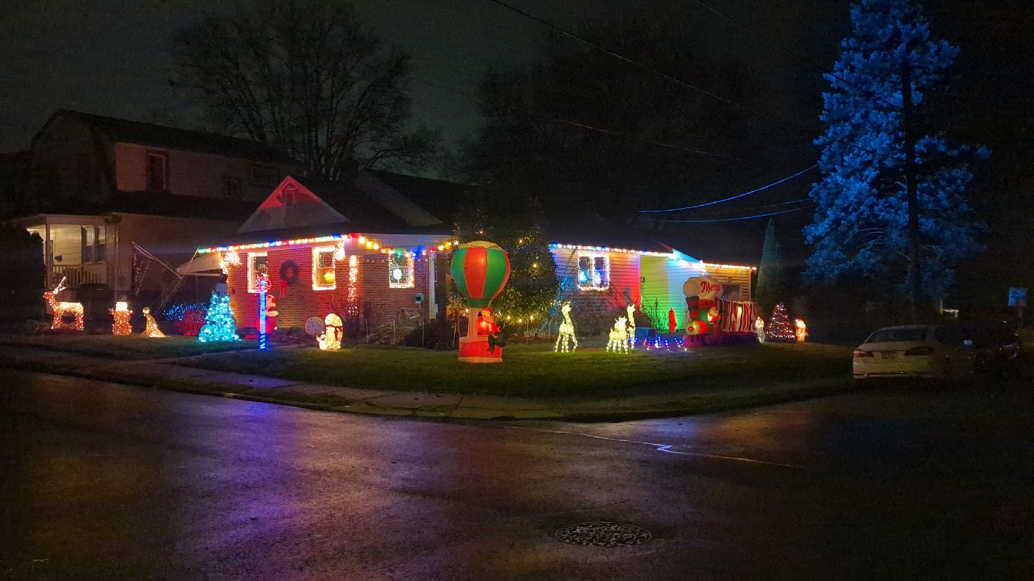 Urban Family Christmas Display, Christmas lights in Abington, PA (photo 1)