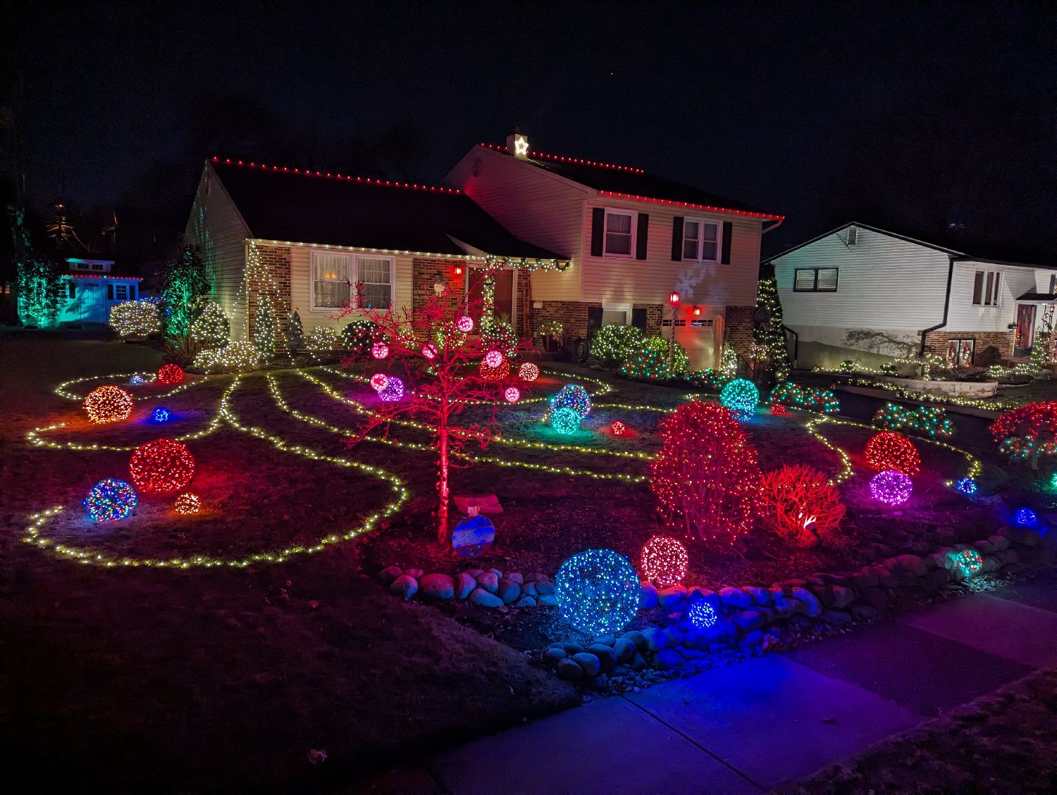 Wagner Family Magical Holiday Spheres, Christmas lights in Plymouth Meeting, PA (photo 5)