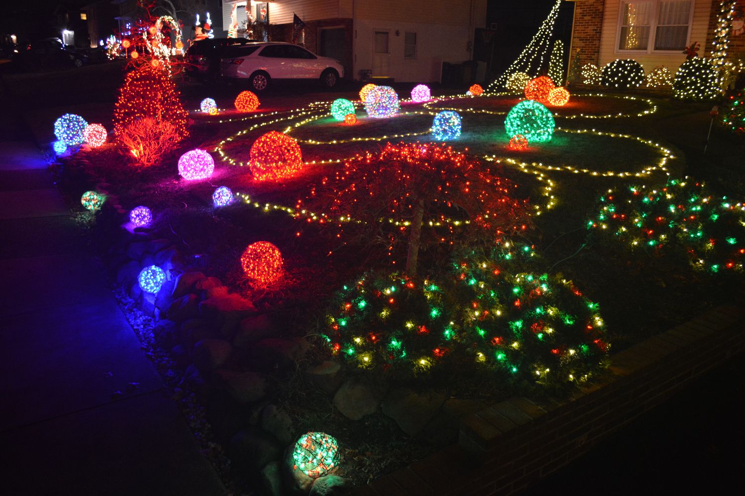 Wagner Family Magical Holiday Spheres, Christmas lights in Plymouth Meeting, PA (photo 3)