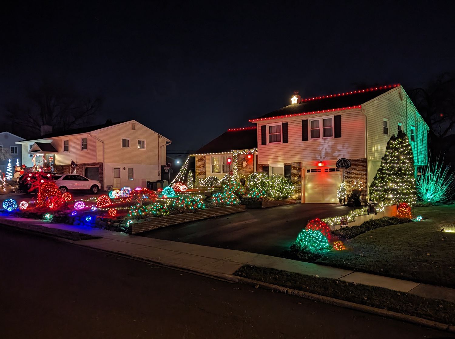 Wagner Family Magical Holiday Spheres, Christmas lights in Plymouth Meeting, PA (photo 2)