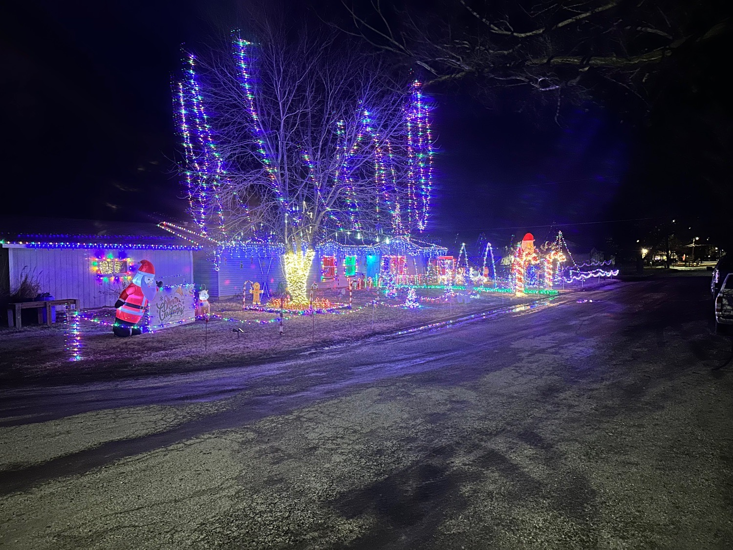 Blakley Christmas house, Christmas lights in Burrton, KS (photo 1)