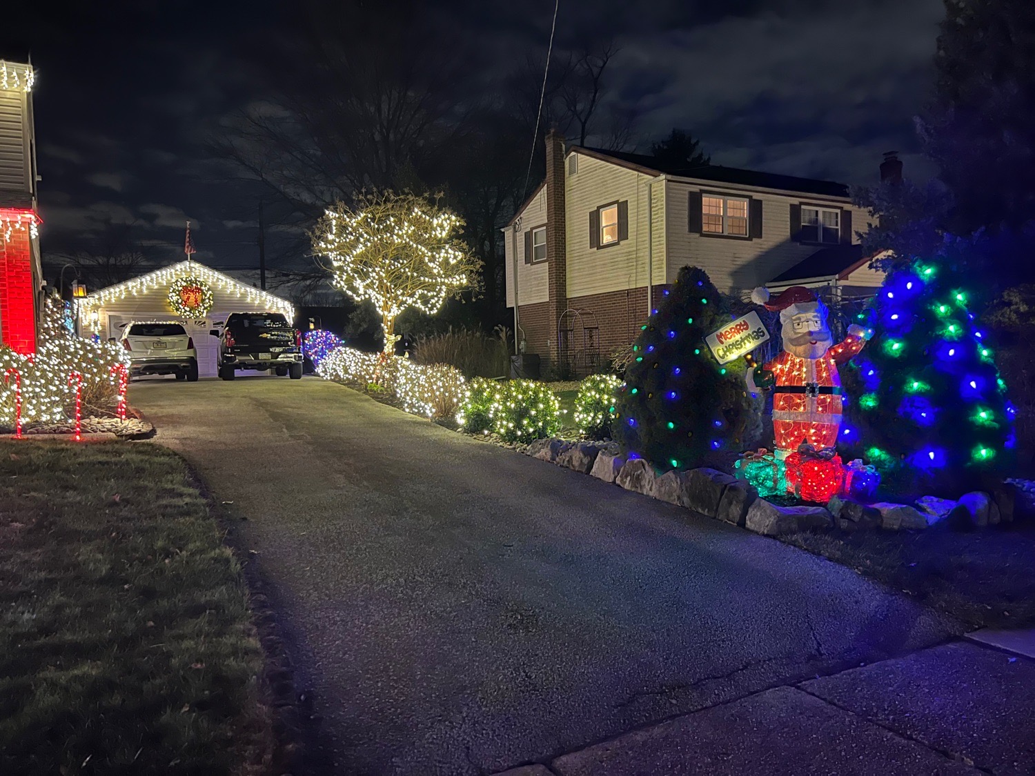 Lombardo Lights, Christmas lights in Plymouth Meeting, PA (photo 3)
