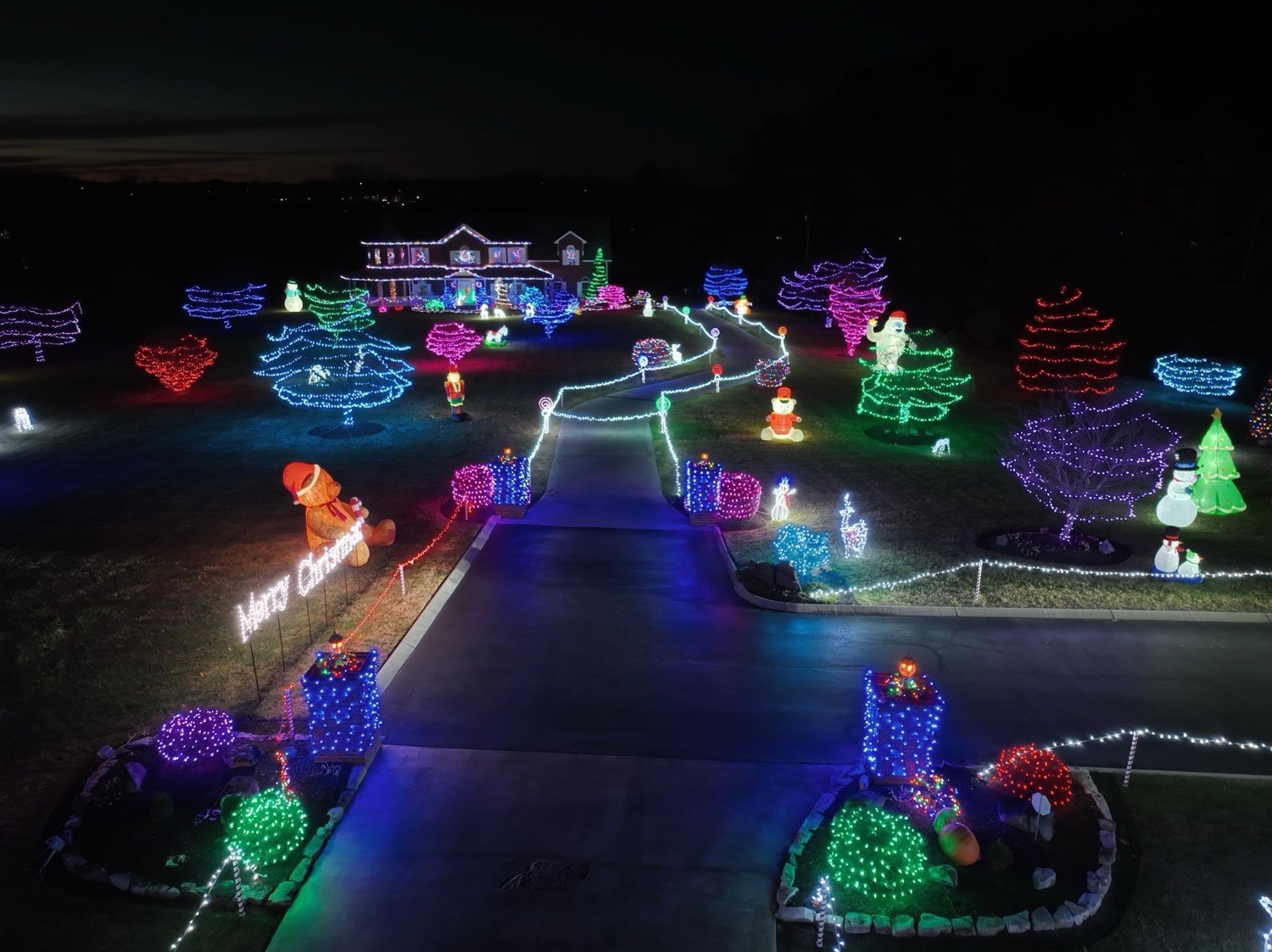 Drive-thru lights, Christmas lights in Powell, TN (photo 1)